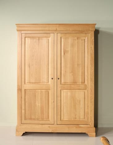 Armoire 2 portes   en Chêne massif de style Louis Philippe Largeur 151 cm