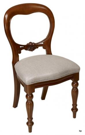 Chaise sculptée main Marion  en merisier massif de style Louis Philippe Tissu Elastron London Bordeaux